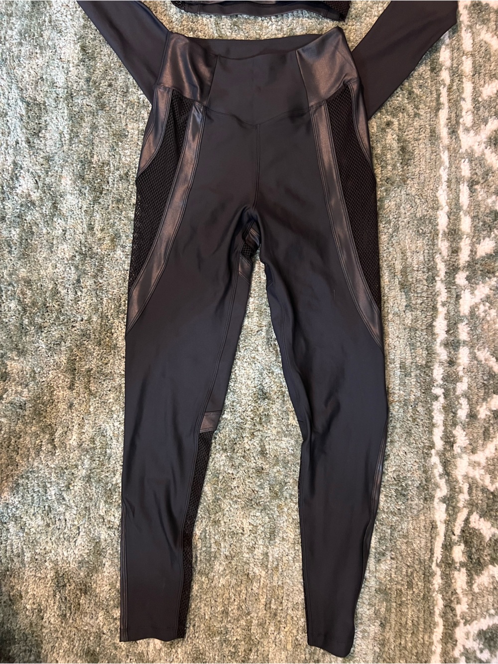 The Drive Clothing Women’s Black Long Sleeve Crop Top and Leggings Set Size XS - Picture 3 of 7